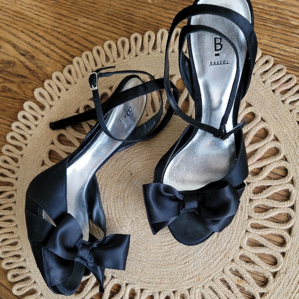 BAKERS Satin Bow Peeptoe Heels Size 8